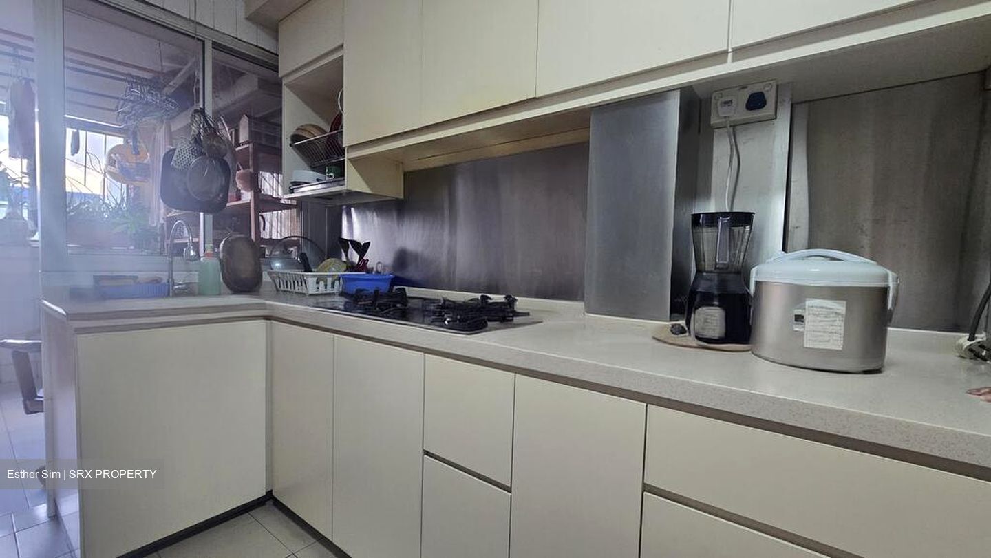 Blk 895 TAMPINES GROVE (Tampines), HDB Executive #515190301